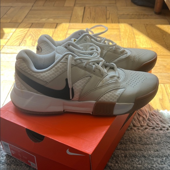 Nike Court Lite 4 Women’s Tennis Sneakers - Size W 8.5 - Picture 3 of 16